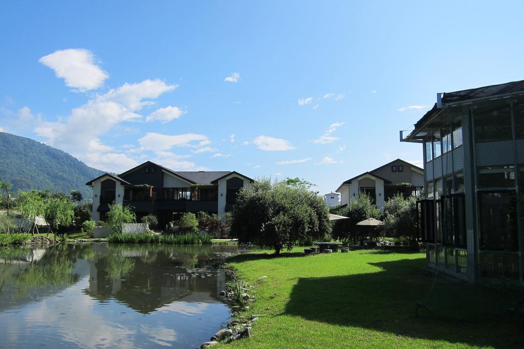Green Willow House Fengshan  Bagian luar foto