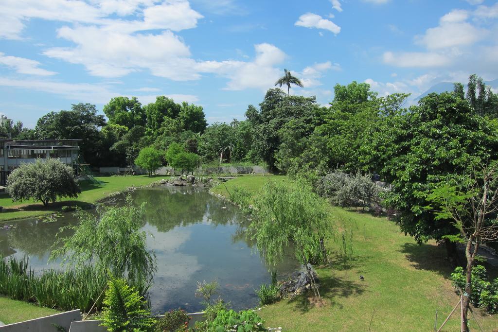 Green Willow House Fengshan  Bagian luar foto